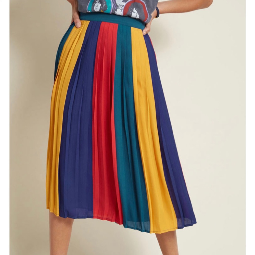 Modcloth Pleated Chiffon Midi Skirt in Colorblock - Picture 2 of 8